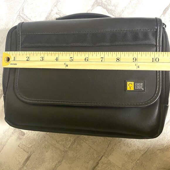 Case Logic Small Case Black Leather with Audio Jack (Missing Strap) - Picture 7 of 9
